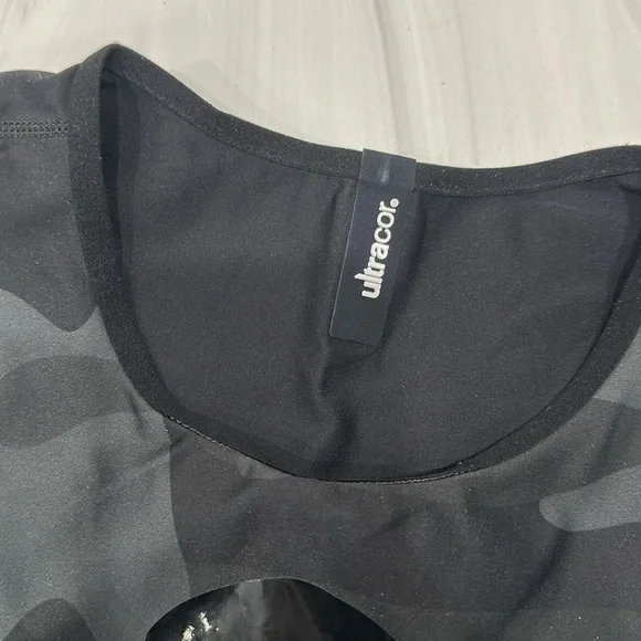 Black Ultracor x Soulcycle Skull Camo Bra Medoum Skull Crossbones - Picture 4 of 6